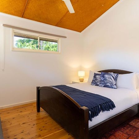 Surya Beachfront Villa ポートダグラス エクステリア 写真