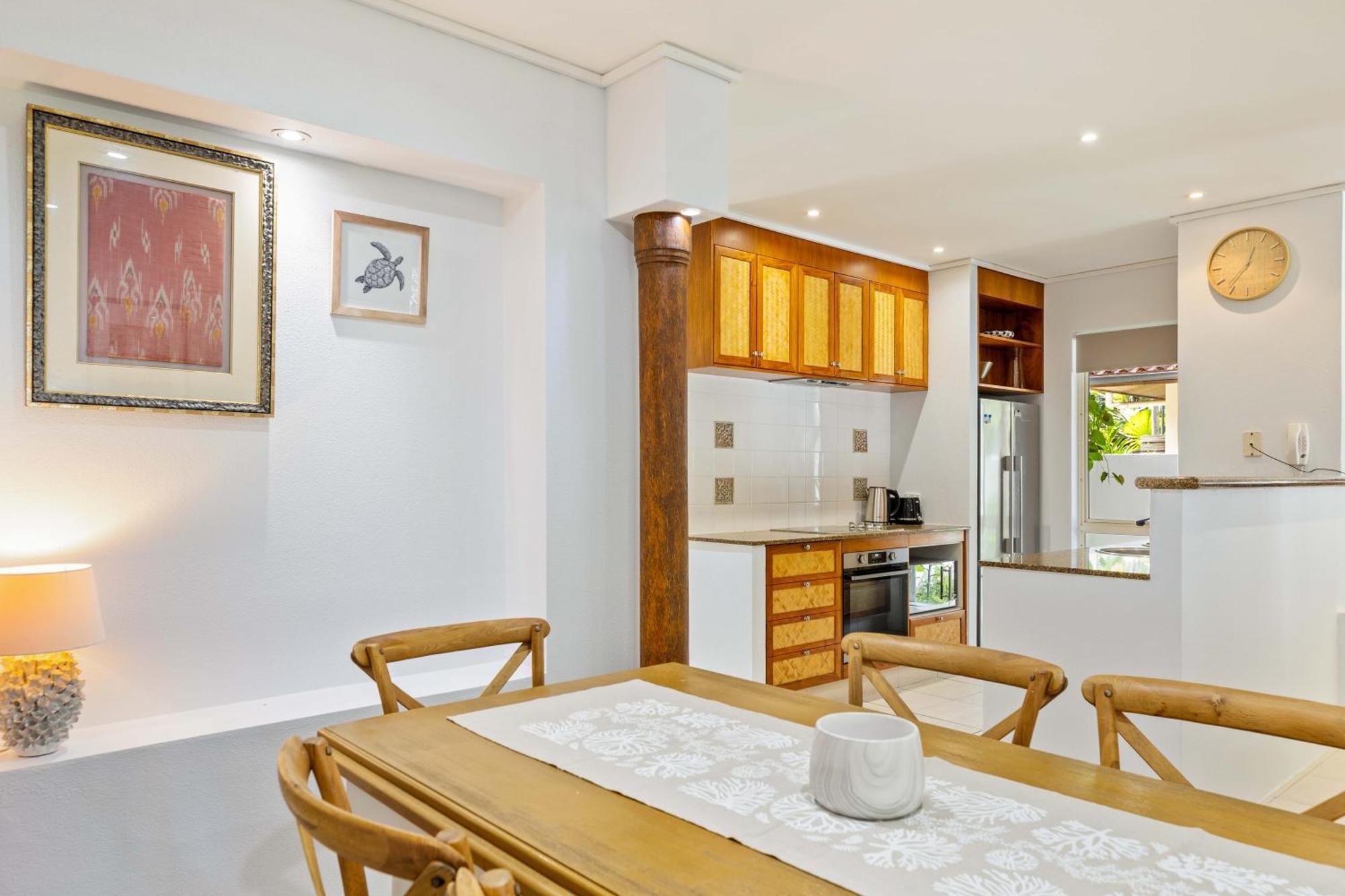 Surya Beachfront Villa ポートダグラス エクステリア 写真