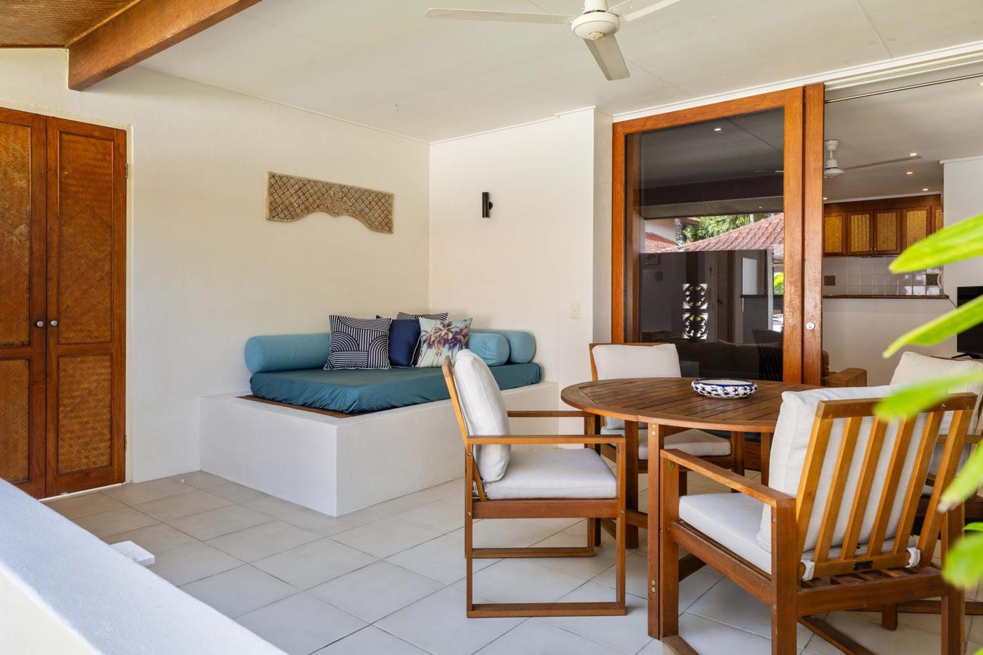 Surya Beachfront Villa ポートダグラス エクステリア 写真