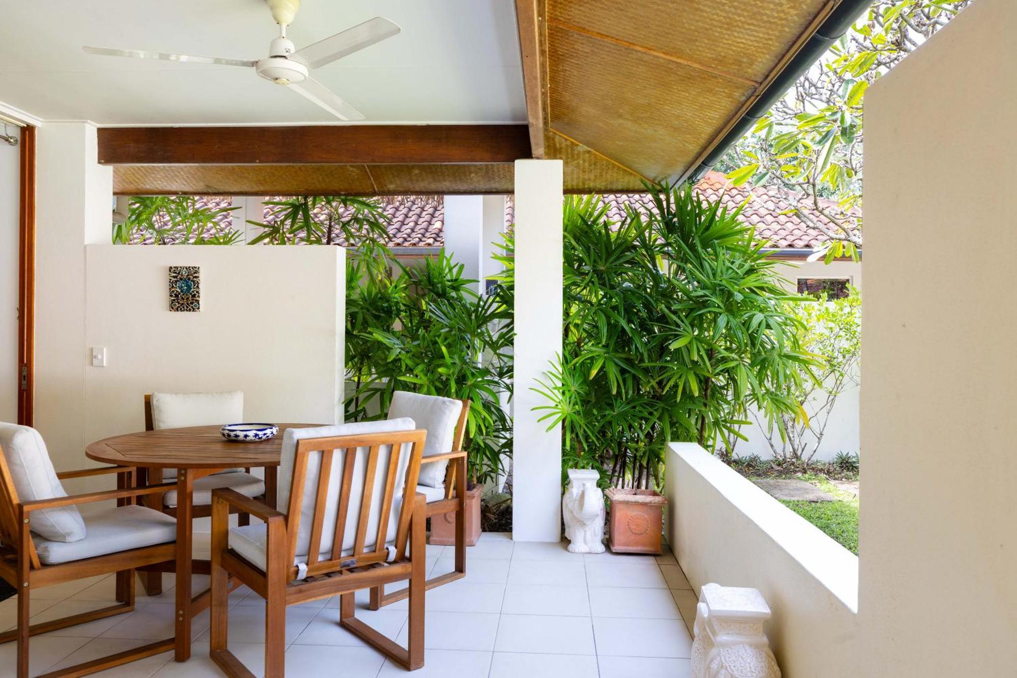 Surya Beachfront Villa ポートダグラス エクステリア 写真
