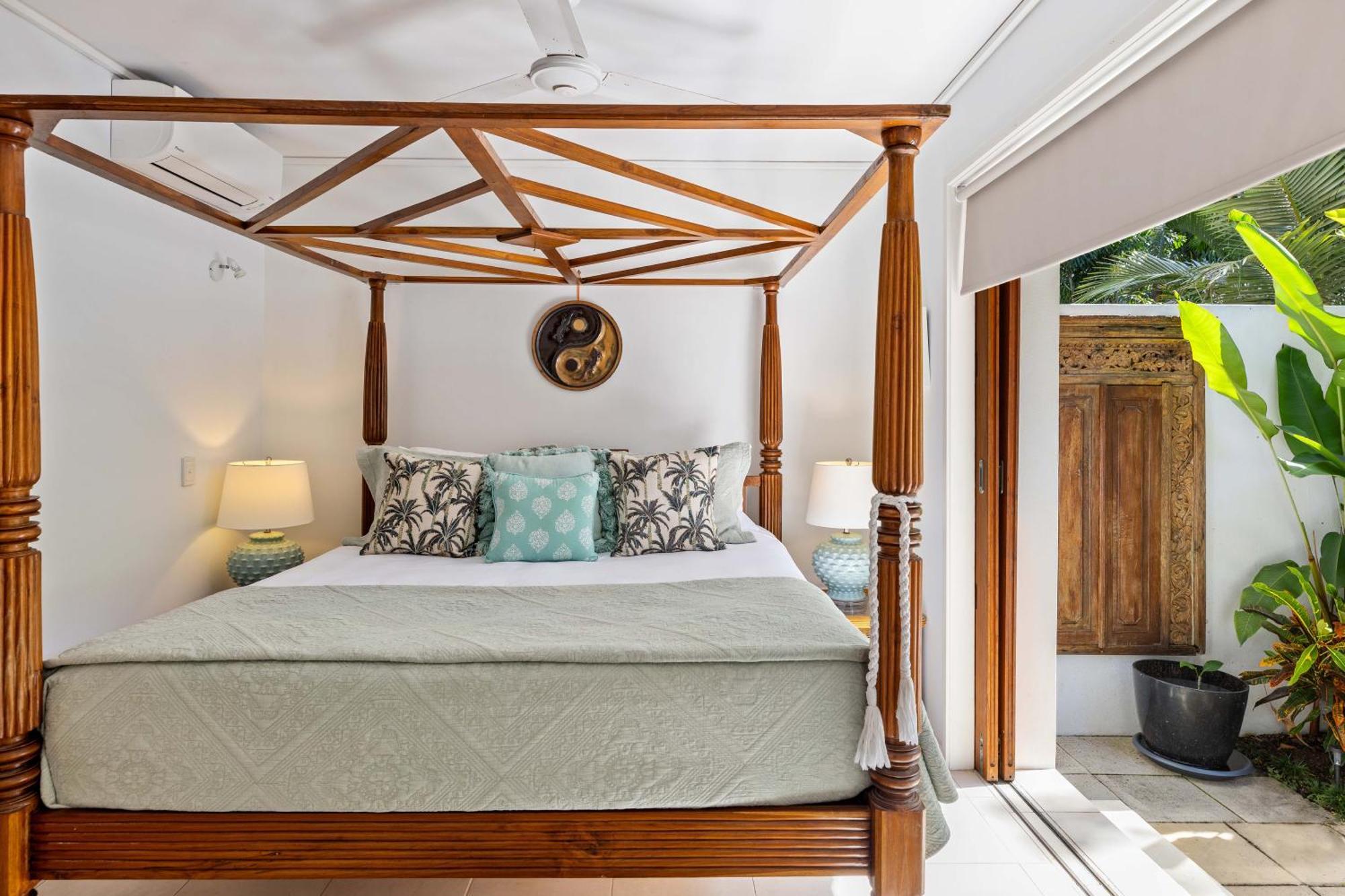 Surya Beachfront Villa ポートダグラス エクステリア 写真