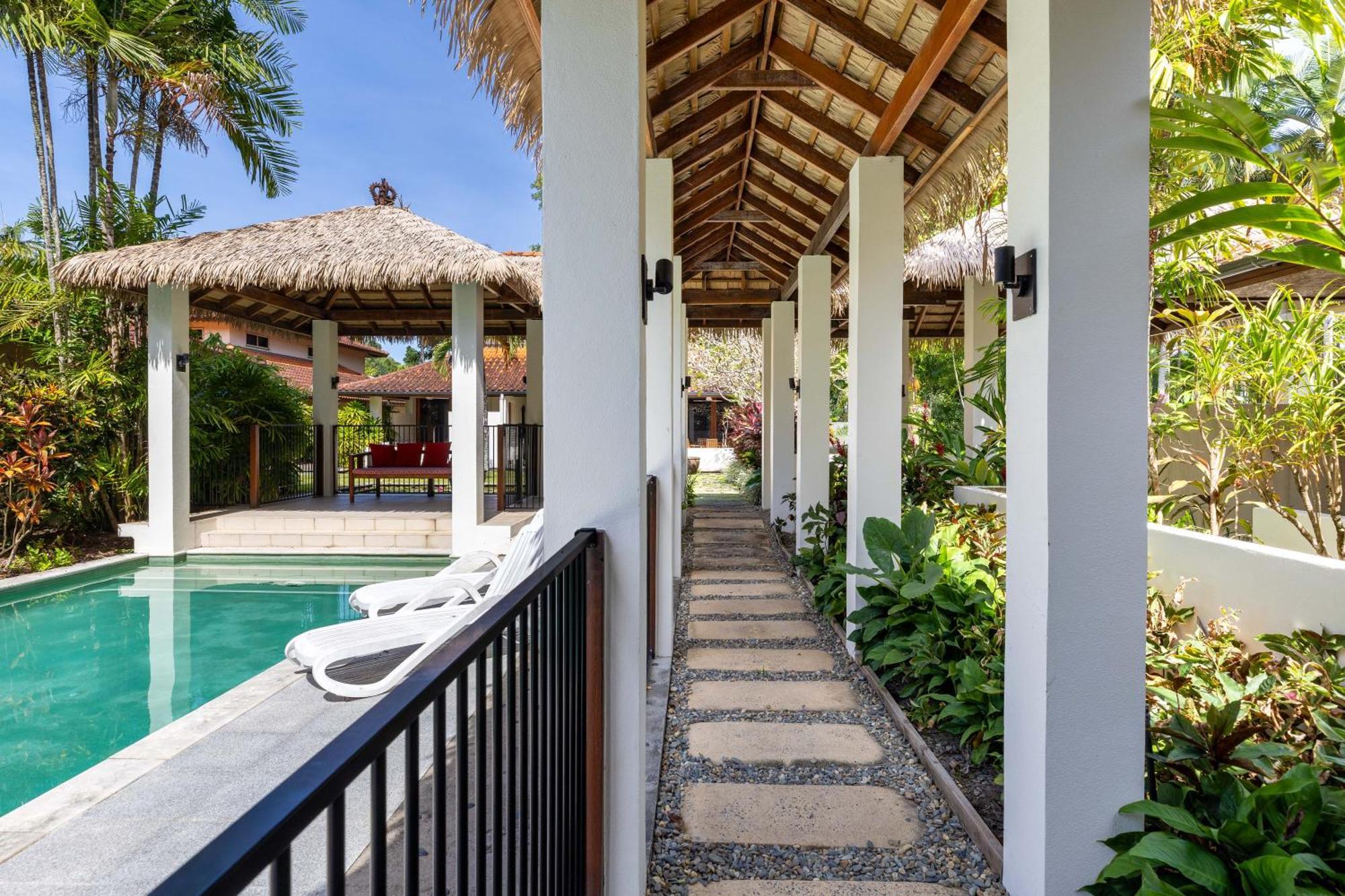 Surya Beachfront Villa ポートダグラス エクステリア 写真