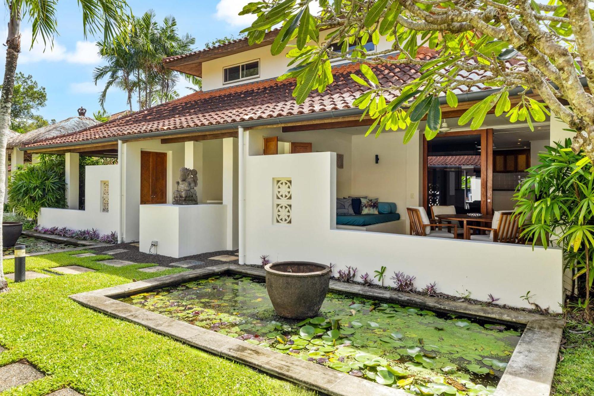 Surya Beachfront Villa ポートダグラス エクステリア 写真